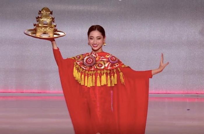  Ở đêm chung kết, cô chọn múa mâm vàng - loại hình diễn xướng dân gian liên quan đến tín ngưỡng thờ Mẫu để thể hiện ở tiết mục Dances of The World. Người đẹp Cao Bằng mặc bộ trang phục mang đậm dấu ấn văn hóa Việt để gây ấn tượng với bạn bè quốc tế.