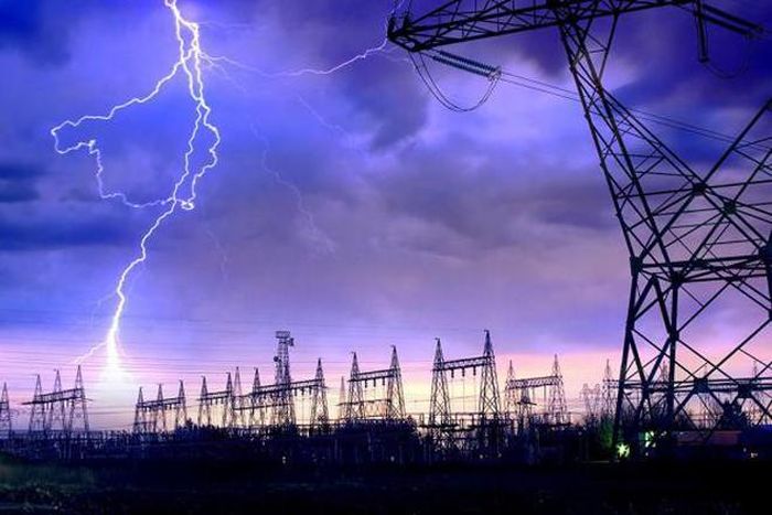 Một vụ tấn công bằng vũ khí xung điện từ (EMP) có thể làm tê liệt phần lớn nước Mỹ, các chuyên gia cảnh báo. Ảnh nguồn: Slate. 