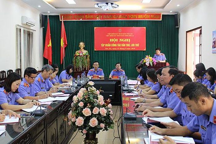 Viện KSND tỉnh tổ chức Hội nghị tập huấn công tác văn thư, lưu trữ cho cán bộ, kiểm sát viên.