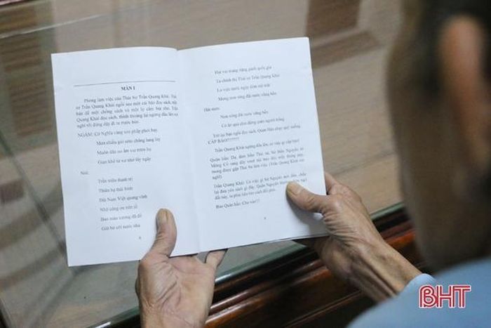 Ông thuộc lòng từng vở diễn, từng tích lớp, tính cách nhân vật.