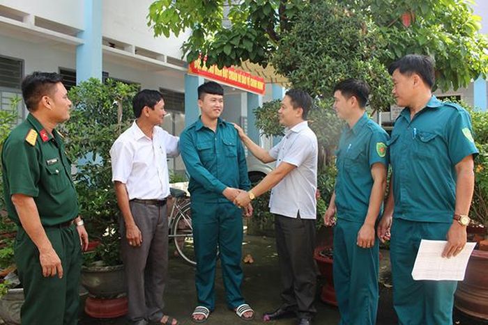 Ban Chỉ huy quân sự huyện Thống Nhất và xã Gia Kiệm động viên thanh niên chuẩn bị nhập ngũ năm 2020