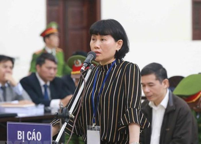 Bị cáo Phan Thị Hoa Mai. Ảnh: doãn tấn