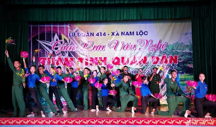 Các đơn vị quân đội còn thường xuyên phối hợp với các địa phương tổ chức các hoạt động giao lưu, thể dục thể thao, văn hóa văn nghệ. Thông qua hoạt động này nhằm tăng cường hơn nữa sự hiểu biết, thắt chặt mối quan hệ quân dân.