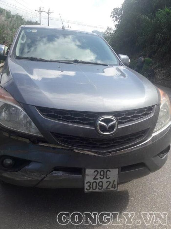  Chiếc xe ô tô 2 đối tượng bỏ lại tại hiện trường.