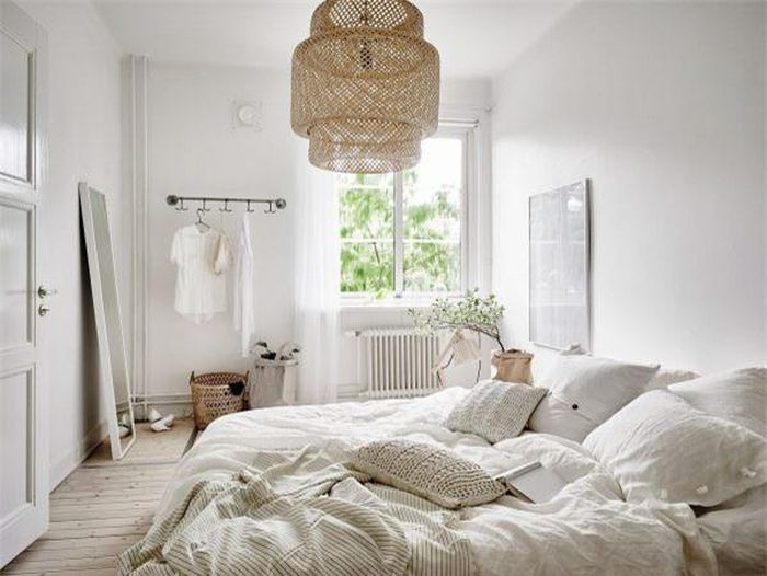  Đèn làm bằng mây tự nhiên phù hợp với phòng ngủ Scandinavian. 