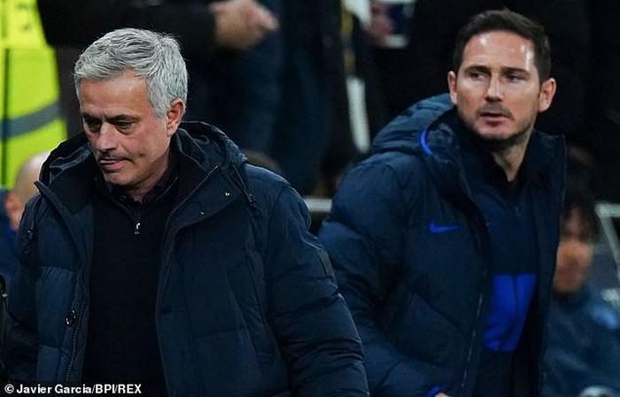 Thua cả học trò, Mourinho giờ đã hết thời?