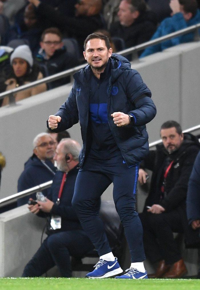 Mourinho thất bại trước chính đối thủ từng là học trò của ông - Frank Lampard. Ảnh: DM