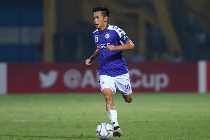  Văn Quyết là cầu thủ nội ghi bàn nhiều thứ hai ở V-League 2019, dù anh nghỉ thi đấu gần hết lượt đi. 