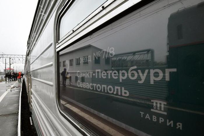 Tuyến đường sắt trên cầu là một phần tuyến đường sắt nối từ TP Saint Petersburg – Nga đến cảng Sevastopol của Crimea dài khoảng 2.500 km. Ảnh: Twitter