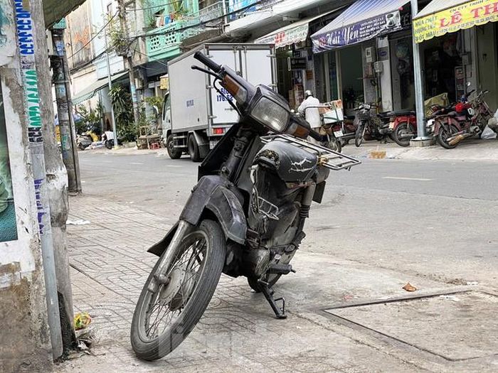 Liên quan đến xe máy "hết đát", TPHCM đang lên kế hoạch rà soát và dự kiến đến tháng 1/2020 sẽ thí điểm kiểm tra khí thải xe máy nhằm hạn chế xe máy "hết đát" xả khí thải gây ô nhiễm không khí.