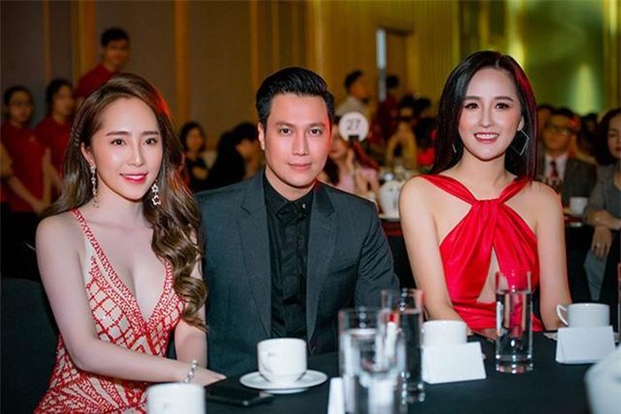 Cặp diễn viên hội ngộ Hoa hậu Mai Phương Thúy tại sự kiện.