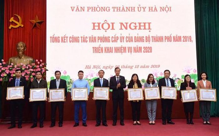 Nhiều tập thể khối Văn phòng cấp ủy được nhận Bằng khen