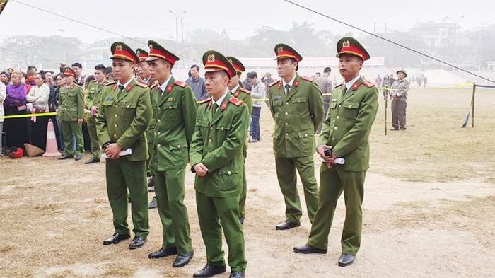Lực lượng Công an làm nhiệm vụ.