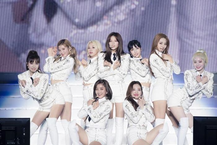 Các cô nàng của nhóm nhạc Twice
