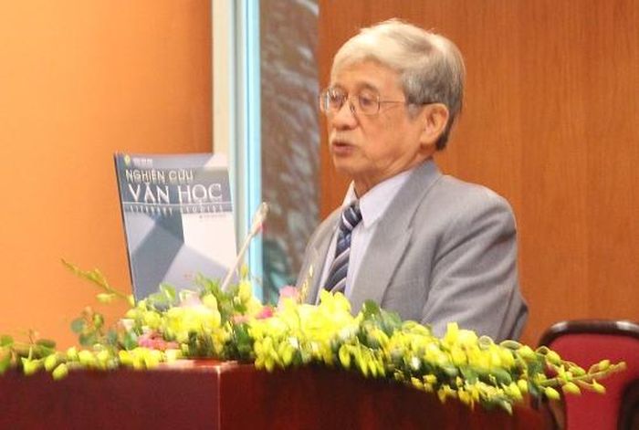 Dịch giả Vũ Thế Khôi tại hội thảo khoa học quốc tế: “Giao lưu, đối thoại văn học và và văn hóa” được tổ chức vừa qua tại Hà Nội