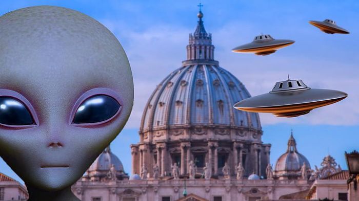 Theo thuyết âm mưu này, Vatican biết đến sự tồn tại của người ngoài hành tinh từ nhiều thế kỷ trước.