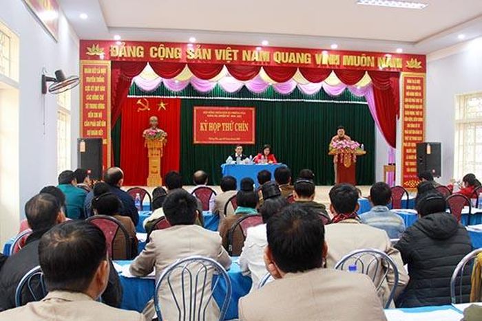 Tổ đại biểu số 2, HĐND tỉnh tiếp xúc cử tri tại xã Phiêng Pằn.