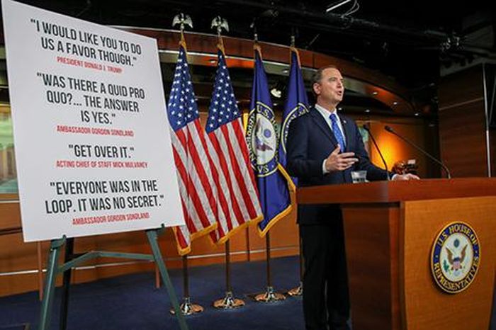 Chủ tịch Ủy ban Tình báo Hạ viện Mỹ Adam Schiff tuyên bố rằng “bằng chứng về các hành vi của Tổng thống quá chắc chắn và không thể chối cãi”. Ảnh: L.G. 