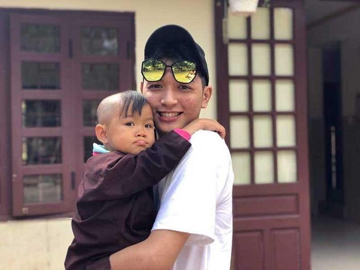 Học sinh Trung tâm Giáo dục thường xuyên Chu Văn An hăng hái tham gia các hoạt động thiện nguyện. Ảnh: NTCC