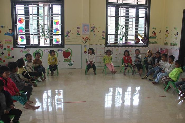 Điểm trường khang trang nhờ một phần đóng góp của cô giáo mầm non. Ảnh:Quang Hà
