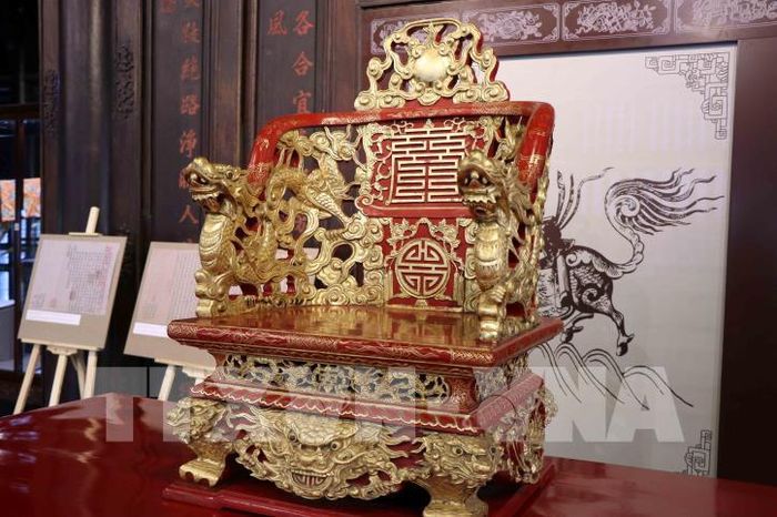 Ngai thờ sơn thếp thời Nguyễn. Ảnh: Đỗ Trưởng - TTXVN