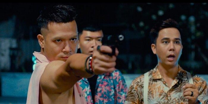 Những rắc rối xuất hiện trong phim cũng được cho là chẳng hề thuyết phục