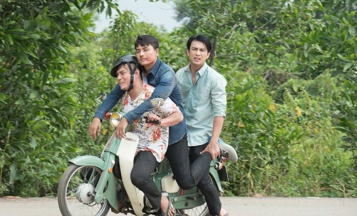 Dù mang đề tài du hành thời gian khá hấp dẫn, nhưng Thiên sứ không phép màu lại khiến người xem ngủ ngay từ những phút đầu bước chân vào rạp
