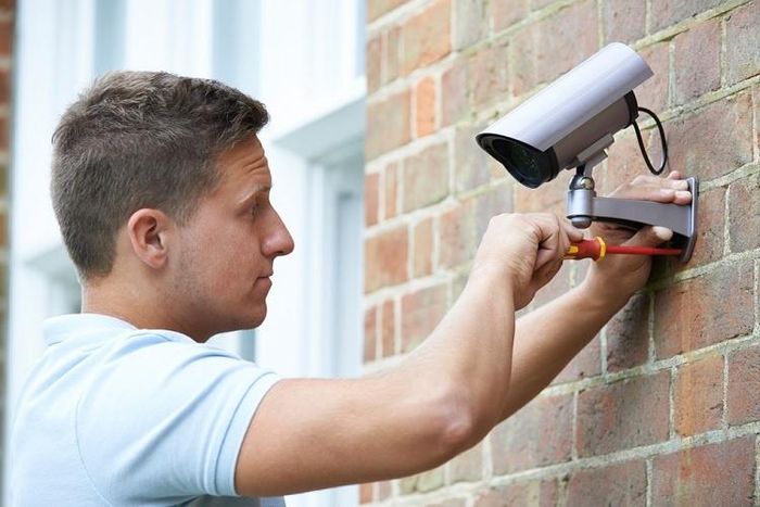 Camera giám sát giá rẻ dễ bị tấn công hơn vì không có cơ chế bảo mật riêng biệt.