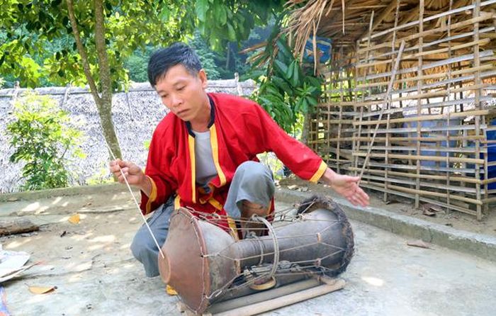 Cần quan tâm bảo tồn di sản múa trống đất của người Dao họ.