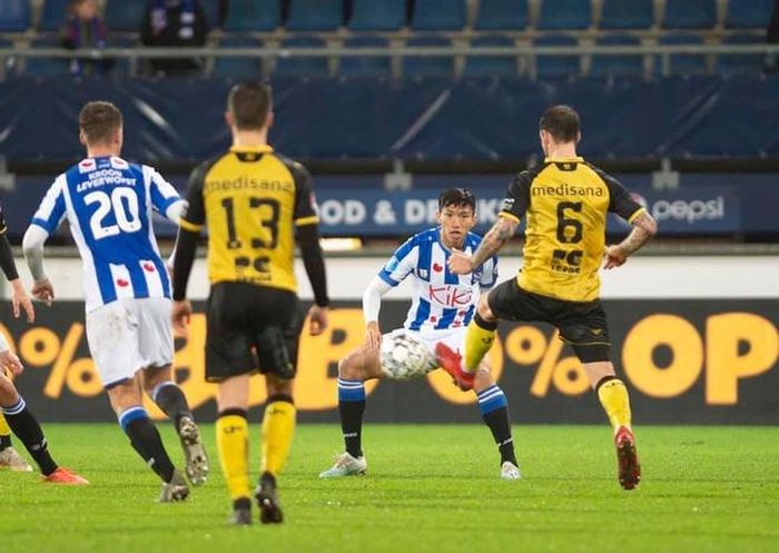 Văn Hậu ra mắt SC Heerenveen sau hơn 3 tháng kể từ khi gia nhập đội bóng Hà Lan. Ảnh: Heerenveen.