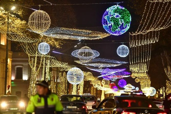 Đường phố được trang hoàng rực rỡ chào đón Năm Mới 2020 tại Tbilisi, Gruzia, ngày 25/12/2019