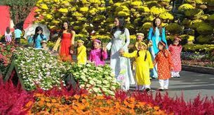 Về tốc hỷ, giờ xuất hành tốt là giờ Dần (3h-5h) và Thân (15h-17h). Khi xuất hành vào thời điểm này, tin vui sắp tới. Cầu tài đi hướng chính Nam. Đi việc gặp gỡ người quan trọng hoặc đến cơ quan công quyền làm việc sẽ gặp nhiều may mắn. Người xuất hành đều bình yên. Chăn nuôi thuận lợi. Người đi có tin vui mang về.