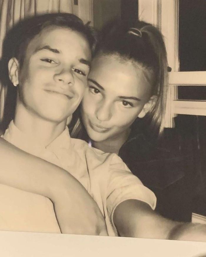  Mia Moocher là người bạn gái đầu tiên mà Romeo Beckham công khai. 