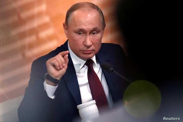 Tổng thống Nga Vladimir Putin vừa bất ngờ đưa ra tuyên bố Nga đang tiến hành phát triển phiên bản trên mặt đất của tên lửa siêu thanh phóng từ biển Zircon