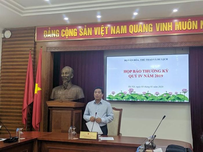 Ông Nguyễn Thái Bình chủ trì cuộc họp báo 