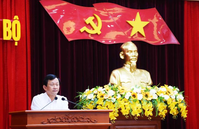Bí thư Tỉnh ủy Dương Văn Trang phát biểu chỉ đạo tại hội nghị tổng kết công tác tổ chức xây dựng đảng năm 2019. Ảnh: Minh Nguyễn
