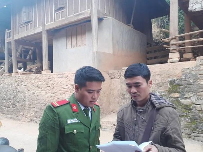 Công an ở nhiều xã tại Kỳ Sơn gần đây luôn có những bản danh sách người đang mang thai. Ảnh: Tiến Hùng