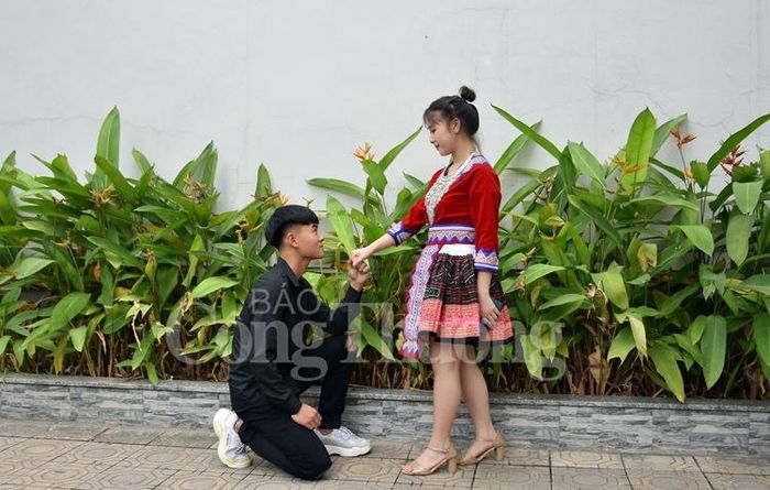 Tranh thủ tỏ tình