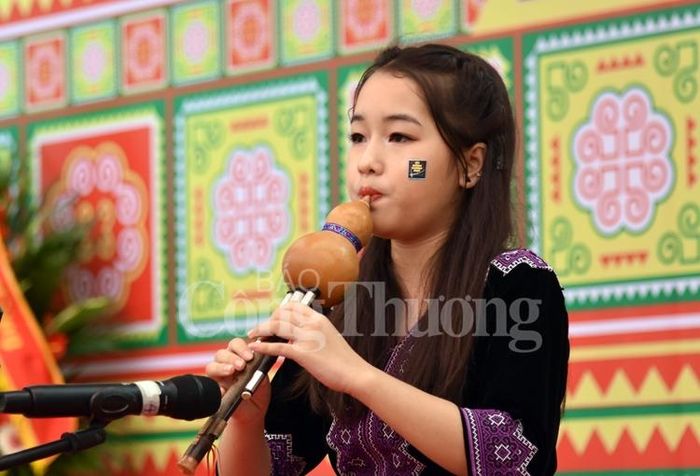Biểu diễn sáo bầu
