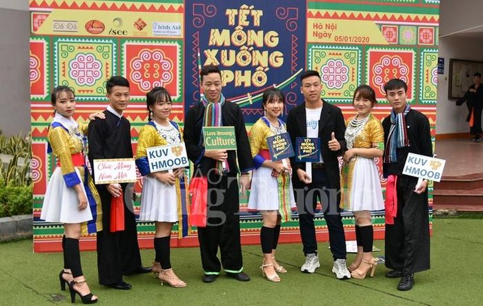 Tết Mông xuống phố được cộng đồng người Mông tổ chức