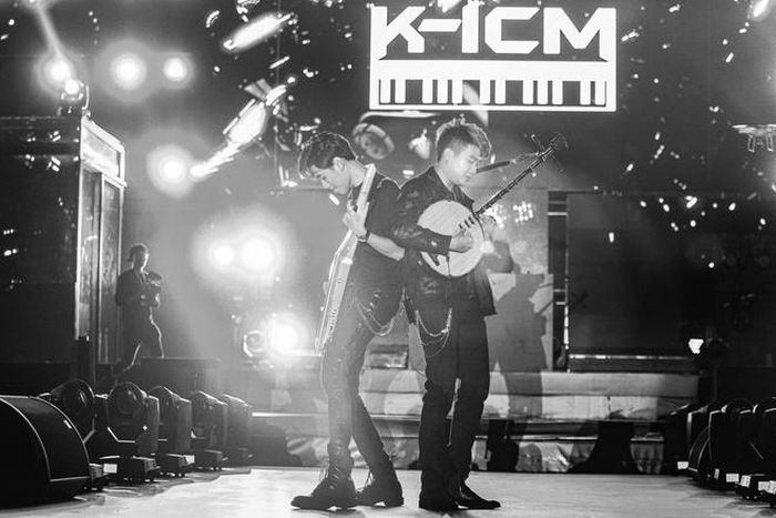  Mới đây, thông tin K-ICM bị trầm cảm gây xôn xao. Thông tin này xuất phát từ bài viết và ảnh chụp màn hình của một tài khoản được cho là bạn của K-ICM. Trong tin nhắn, nhà sản xuất trẻ than: “Em trầm cảm mất thôi”. 