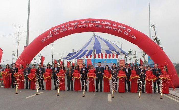 Cắt băng thông xe kỹ thuật tuyến đường Dương Xá - Đông Dư.