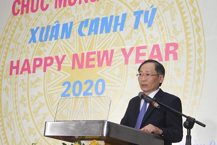 Ông Nguyễn Đắc Tài phát biểu tại buổi gặp mặt. 