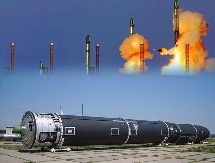  Trong số các loại vũ khí nguyên tử mà con người từng chế tạo, thì tên lửa đạn đạo hạt nhân chiến lược R-36M2 nặng nhất, với tổng trọng lượng lên tới 211 tấn. 