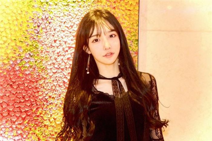  Không biết sau Abbily sẽ là hot girl nào tiếp tục "dọa" người hâm mộ bằng khuôn mặt thật của bản thân nữa.