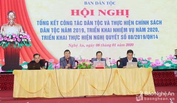 Các đồng chí chủ trì hội nghị. Ảnh: Thanh Quỳnh