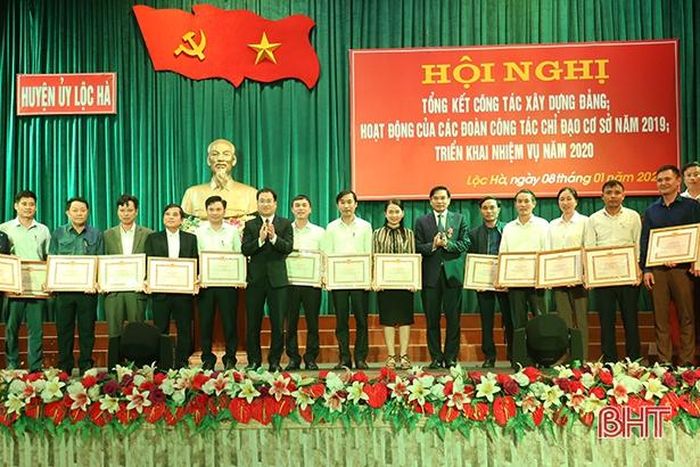 38 cá nhân hoàn thành xuất sắc nhiệm vụ chính trị trong năm 2019.