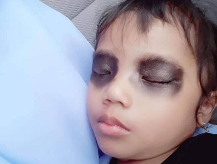 Hay như một người phụ nữ sống tại tỉnh Songkhla, Thái Lan cũng đã dùng “chiêu độc” giúp “cai nghiện” smartphone ở đứa con nhỏ của mình. Bởi, trước đó, con gái của cô thường xuyên sử dụng điện thoại khoảng 1 – 2 tiếng/ngày