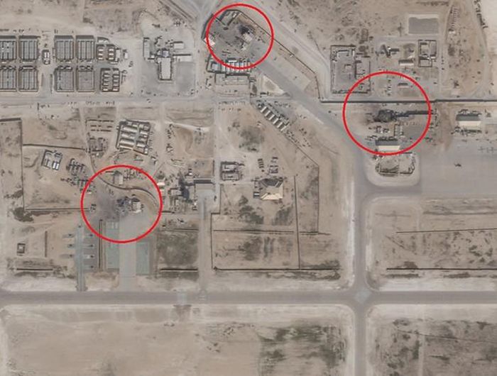  Hình ảnh vệ tinh ban đầu về căn cứ không quân Al Asad, ở Tây Iraq cho thấy tên lửa Iran đã nhắm vào nơi sửa chữa máy bay và các cơ sở tương tự. 