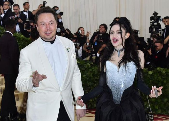 Elon Musk và Grimes trong lần đầu công khai mối quan hệ.